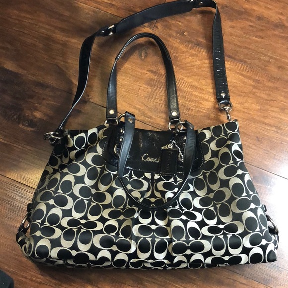 Coach Handbags - Coach purse